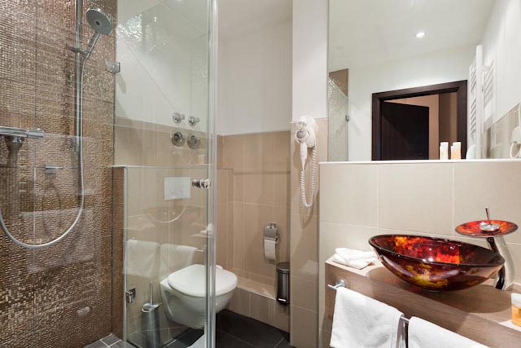 Metropol-Rooms Dusseldorf Room photo